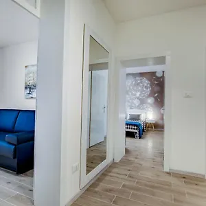 https://white-flowers-canal-view.hotelinveneto.com